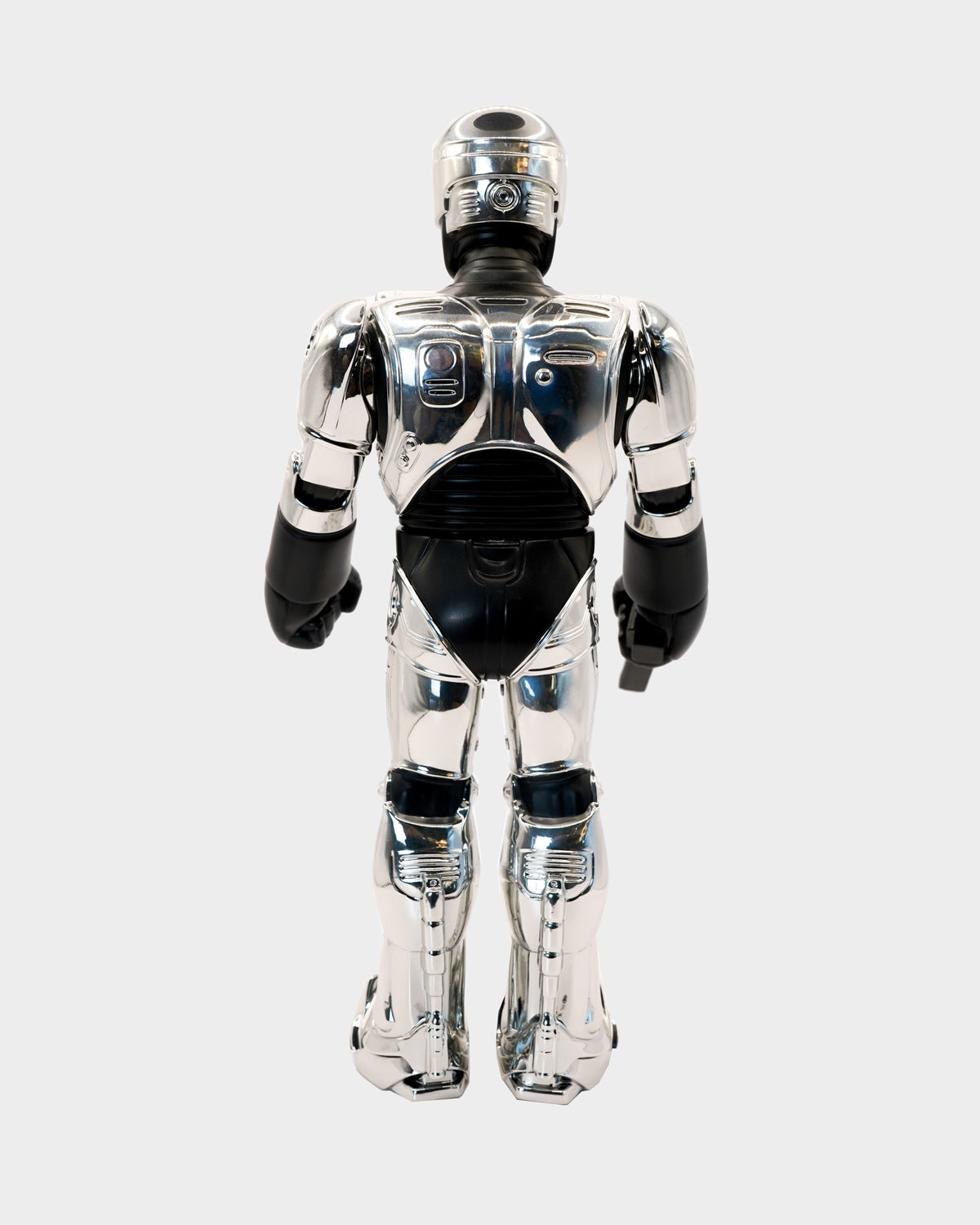 DREAMS AND MADNESS Robocop Plateado