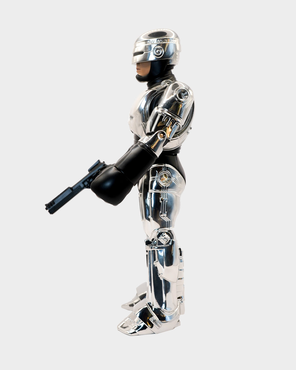 DREAMS AND MADNESS Robocop Plateado
