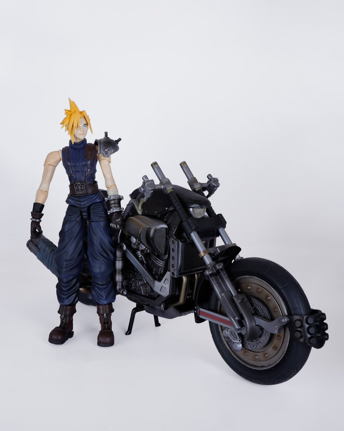 Play Arts Kai - Cloud Strife & Hardy-Daytona